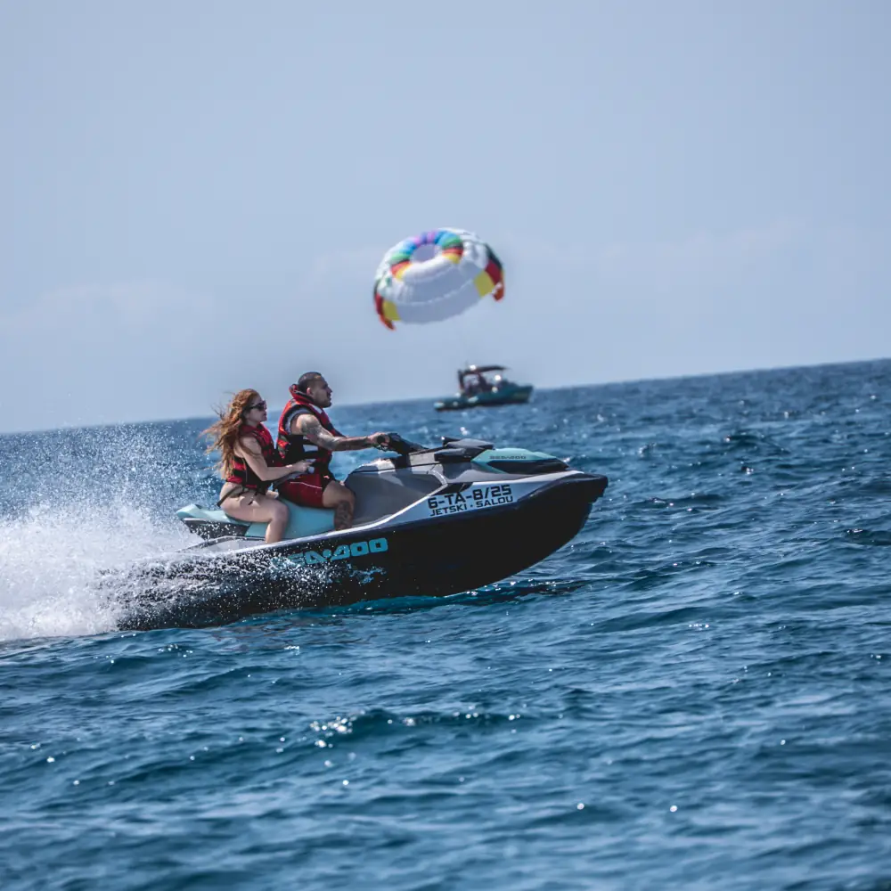 jetski salou navegando